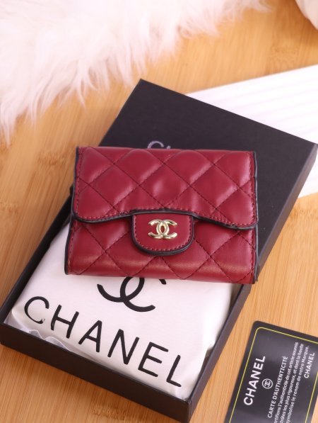 جزدان شانيل (Chanel).