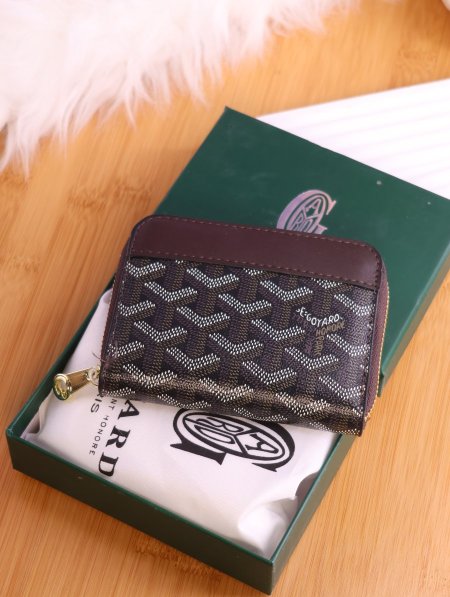 جزدان جويارد (Goyard).