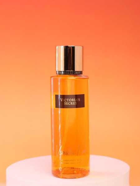 سبلاش Victoria’s Secret.