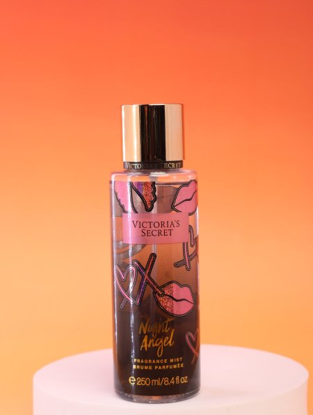 سبلاش Victoria’s Secret.