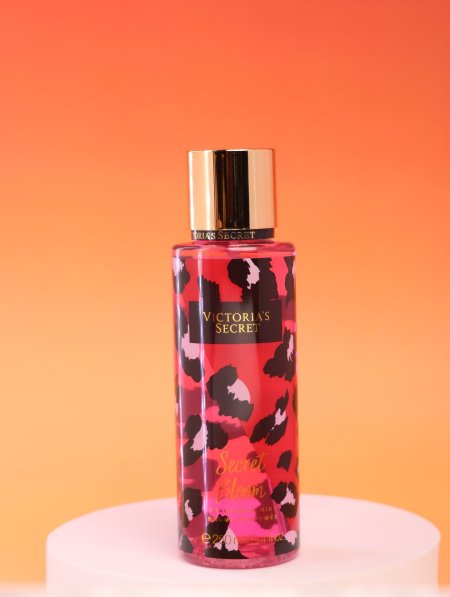 سبلاش Victoria’s Secret.