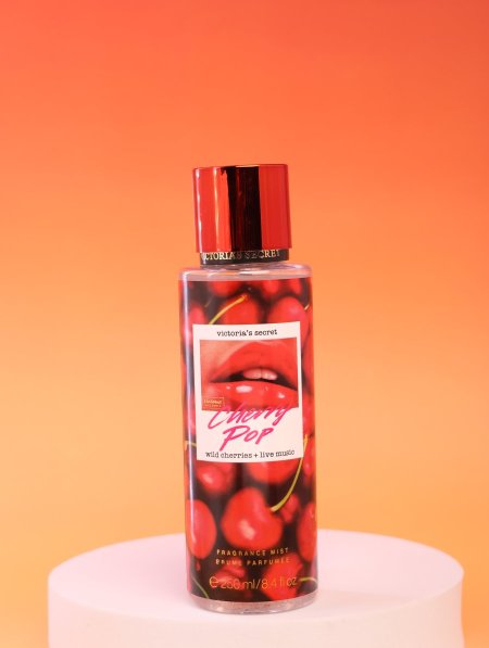سبلاش Victoria’s Secret.