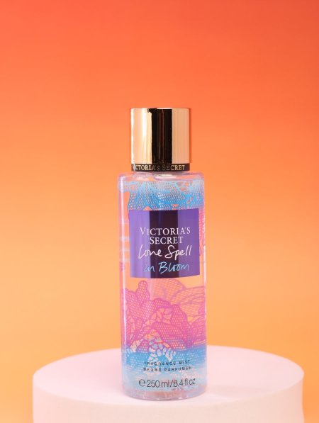 سبلاش Victoria’s Secret.