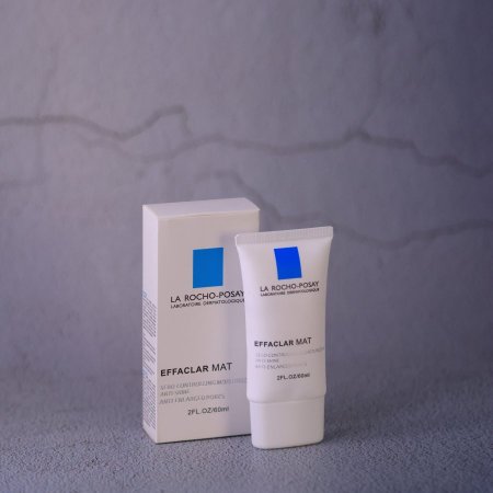 مرطب la roche posay