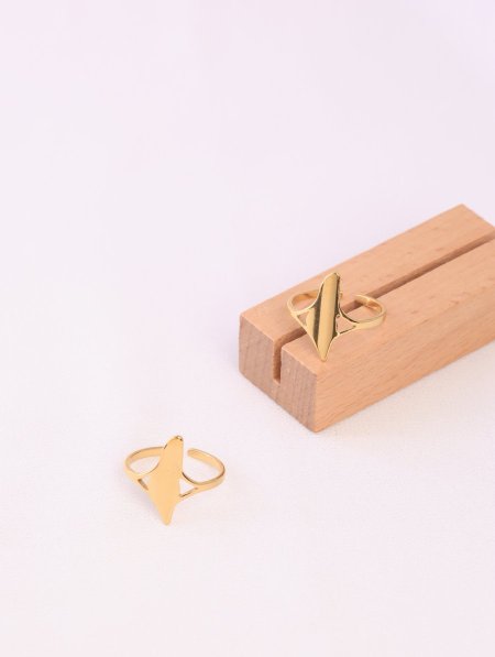 علبة خواتم شكل خريطة فلسطين.