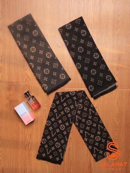 سكارف شتوي ( LOUIS VUITTON).