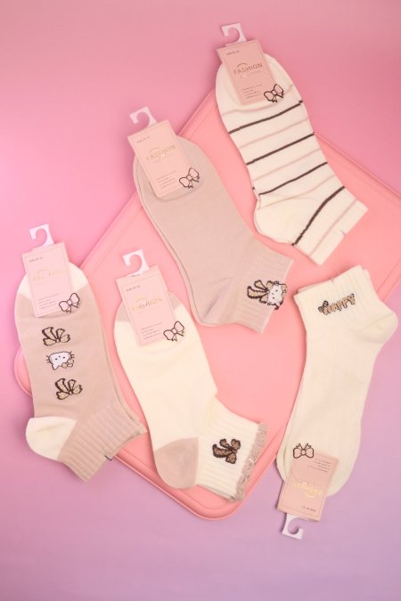 ربطة جرابات بأشكال لطيفة.