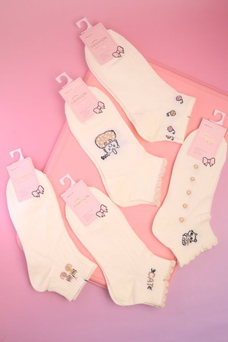 ربطة جرابات بأشكال لطيفة.