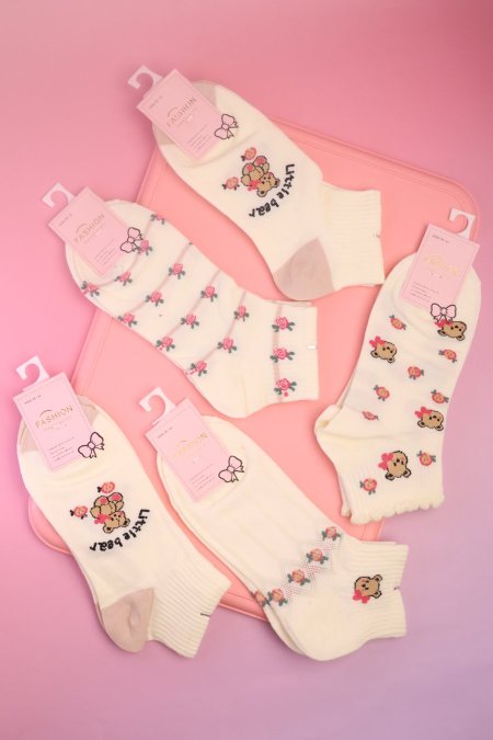 ربطة جرابات بأشكال لطيفة.