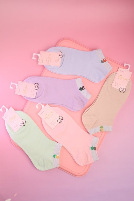 ربطة جرابات بأشكال لطيفة.