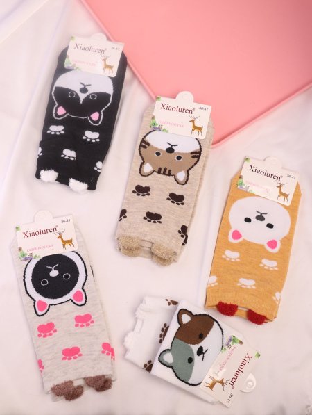 دزينة جرابات أطفال بأشكال حيوانات.