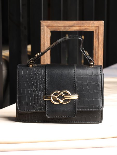 شنطة كروس صبايا.