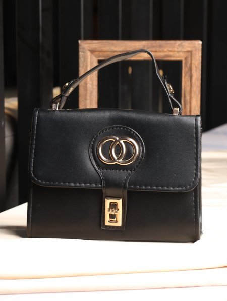 شنطة كروس صبايا.