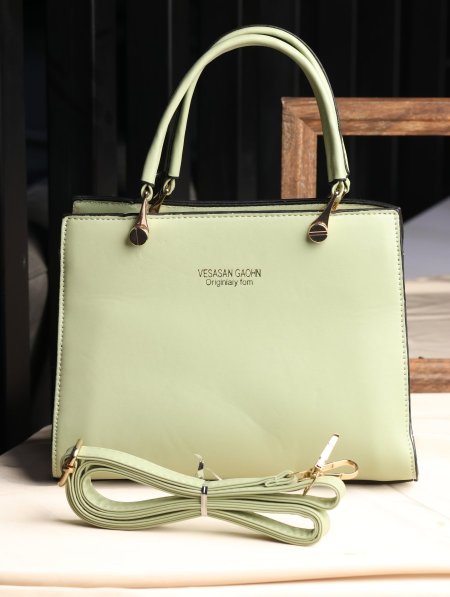 شنطة صبايا. <br> <span class='text-color-warm'>سيتوفر قريباً</span>