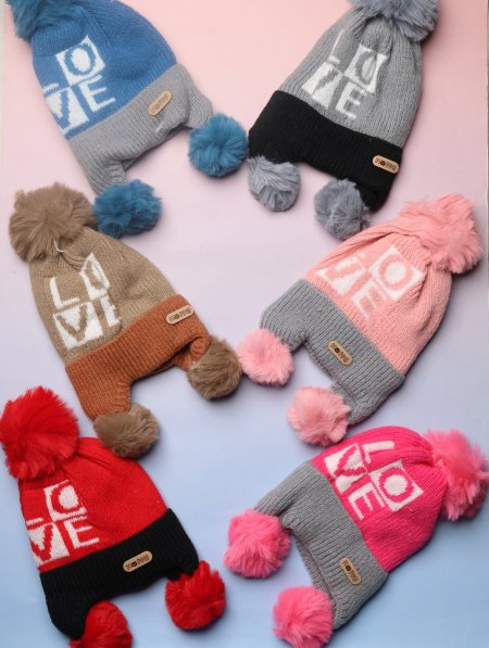 دزينة طواقي صوف مبطن طبقتين للأطفال.