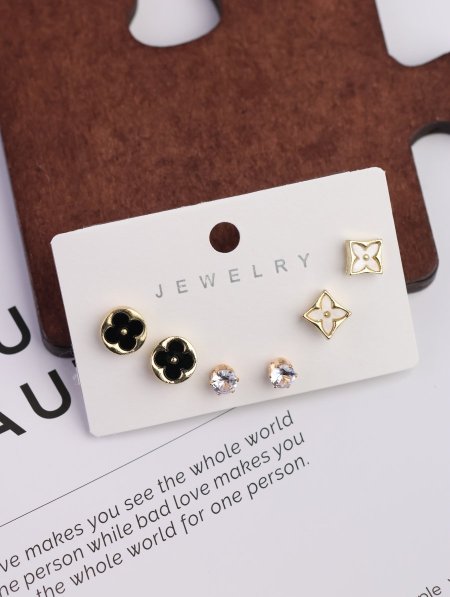 دزينة طقم حلق.