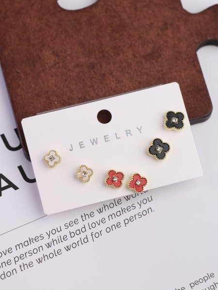 دزينة طقم حلق.