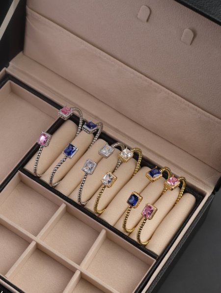 اساور نسائية ستانليس ستيل.