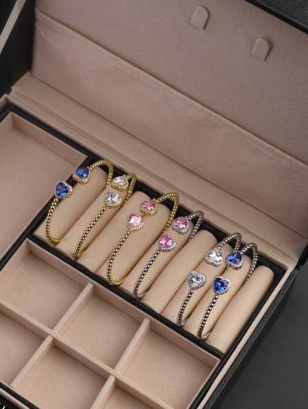 أسوارة بندورا ستانليس ستيل.