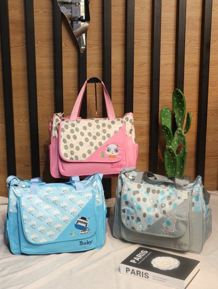 سيريه شنط بيبي ملونة.