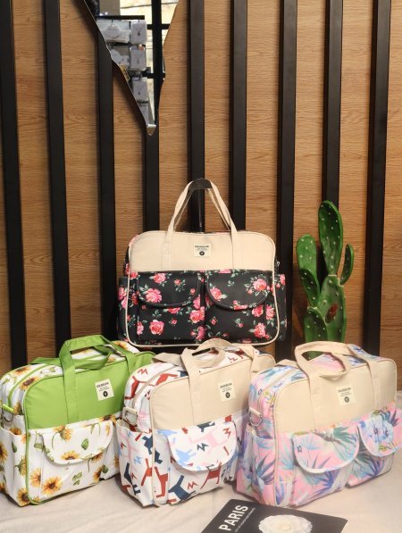 سيريه شنط بيبي ملونة.