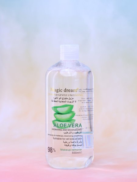 مزيل مكياج من MAGIC DREAM.