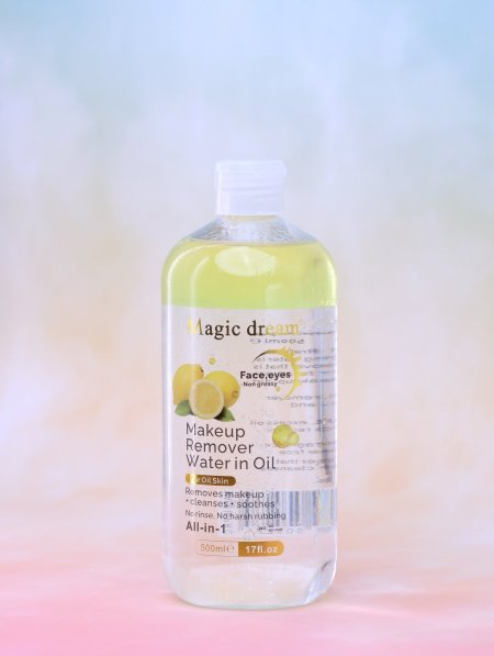 مزيل مكياج من MAGIC DREAM.