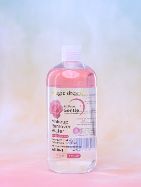 مزيل مكياج من MAGIC DREAM.