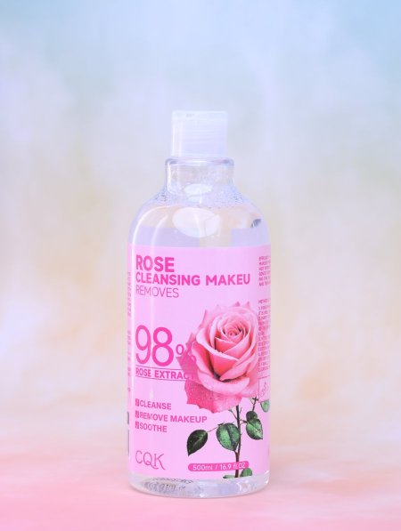 مزيل مكياج من CQK.