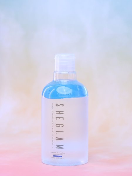 مزيل مكياج من SHEGLAM.