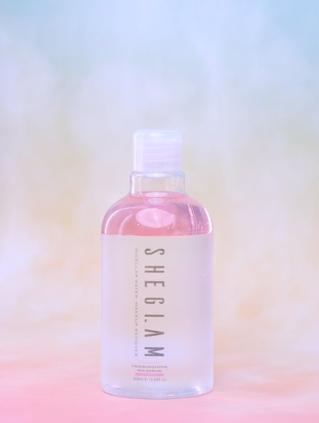 مزيل مكياج من SHEGLAM.