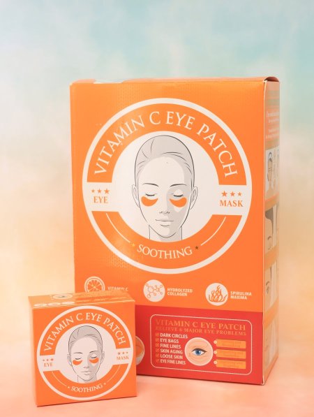 دزينة ماسك تحت العين.