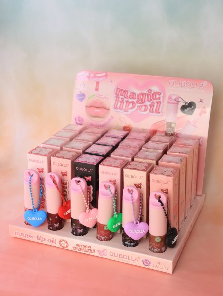 ستاند LIP OIL من OLIBOLLA.