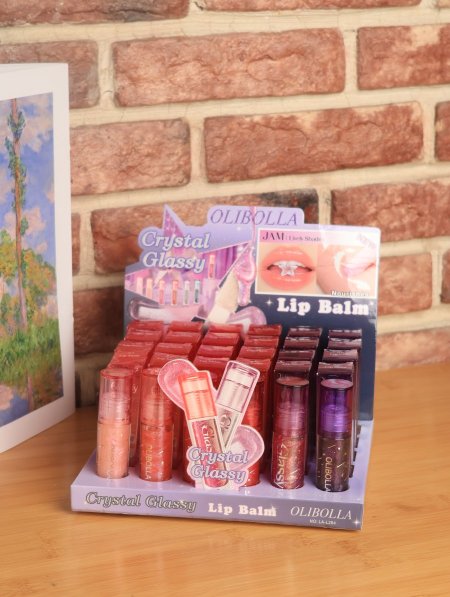 ستاند lip balm من OLIBOLLA.