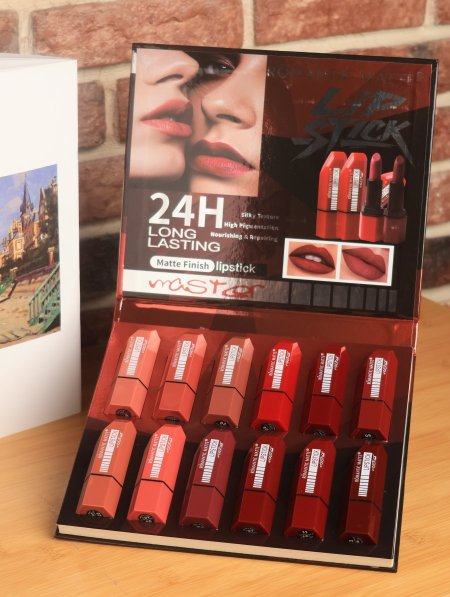 كيت LIP STICK من ROMANTIC MATTE.